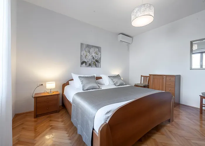 Antares Apartament *